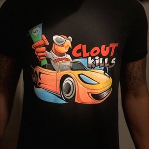 “Clout Kills” t- shirt